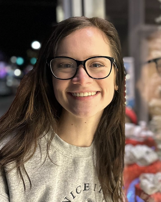 Photo of Michaela Petsy, Marriage & Family Therapist Associate