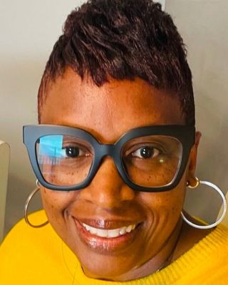 Photo of Beverly C Harris, Counselor, LCMHCA, MA