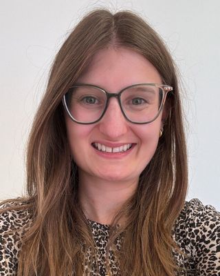 Photo of Dr Zoe Thompson, Psychologist, PsychD, HCPC - Clin. Psych.