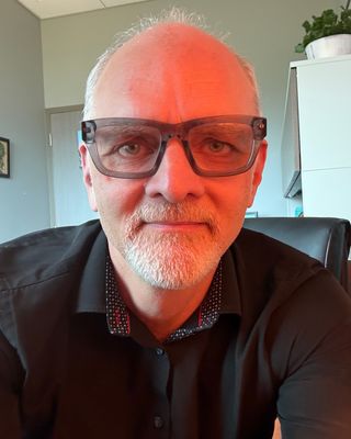 Photo of Ajay Hartenfeld Pandhi, Clinical Social Work/Therapist, MSW, MAIS, Q-Med