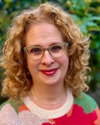 Photo of Julia Nusbaum, Clinical Social Work/Therapist