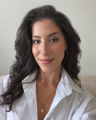 Photo of Sierra Vafapoor, Registered Psychotherapist (Qualifying), MPS, RP(Q)