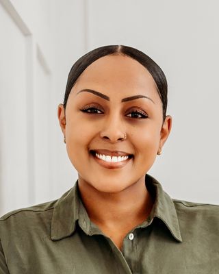 Photo of Ruth Abraham W-Wariat, Registered Psychotherapist (Qualifying), MA, BSc, BA Hons