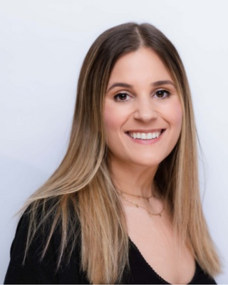 Photo of Alexandra Lundsteen, Marriage & Family Therapist, LMFT