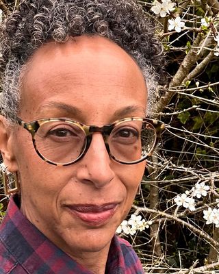 Photo of Dinah Butler, Counsellor, MSc, MBACP Snr. Accred