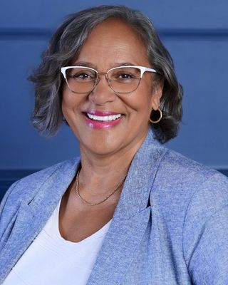 Photo of Shawna Paris-Hoyte, Registered Social Worker, ONS -KC, MSW, RSW-CS, BCCH, PhD(std