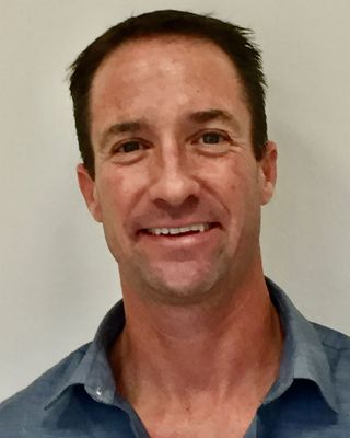 Photo of Loren Lapow, Pre-Licensed Professional, LCSW