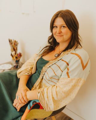 Photo of Lindsay Joy Hamilton - Dust Off The Soul Art Therapy, Registered Psychotherapist, RCAT, RP, BFA