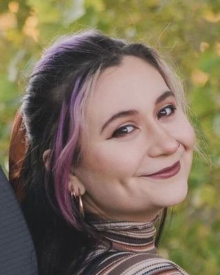 Photo of Lauryn Lellos, Marriage & Family Therapist Intern, MA, MFT-I