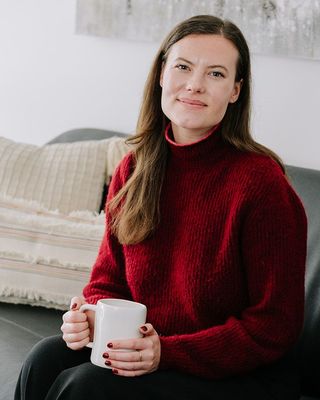 Photo of Annie Elise Brebner, Registered Psychotherapist, MA