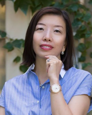 Photo of Carmen Hu, MA, MSc, Registered Psychotherapist (Qualifying)