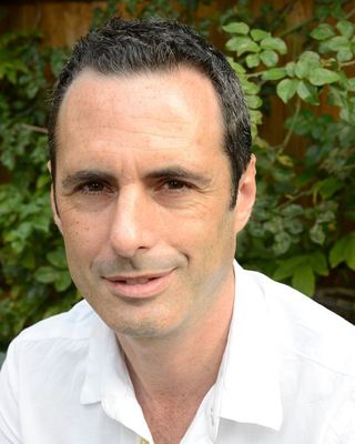 Photo of Josh Raymond, Psychotherapist in Maida Vale, London, England