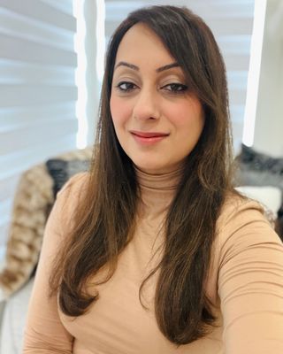 Photo of Reema Qamar, Counsellor, MA, RCC, CCC