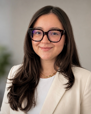 Photo of Emily Ferrari, Registered Psychotherapist (Qualifying), MACP