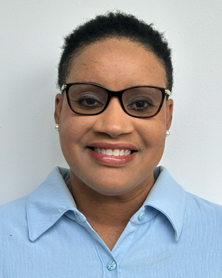 Photo of Shelley Robinson, Registered Psychotherapist (Qualifying), MA, RCC, CCC
