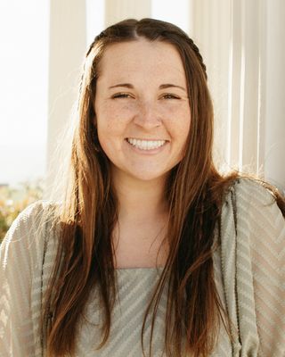 Photo of Holly McCarter-Crellin, Marriage & Family Therapist Intern in San Diego, CA