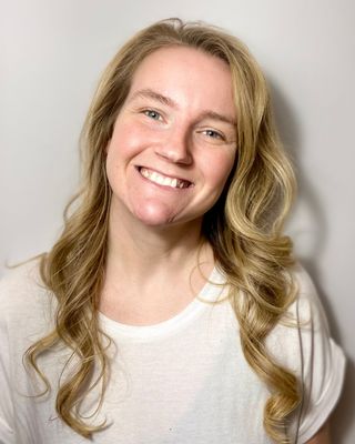 Photo of Alanna Riordan, Registered Psychotherapist (Qualifying), RP(Q), MSc, CTRS