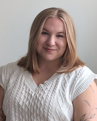 Photo of Sophie McPherson, Registered Psychotherapist (Qualifying), M.A., B.A., CTP