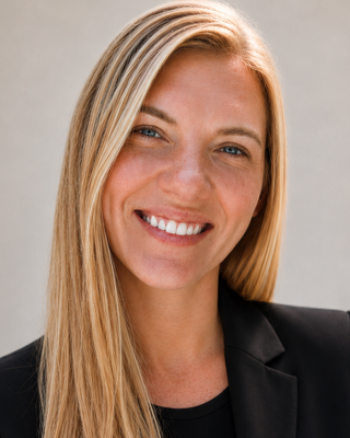 Photo of Taylor Hausfeld, Psychiatric Nurse Practitioner, PMHNP