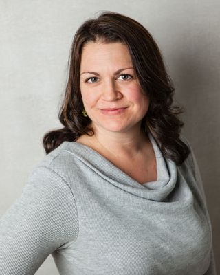 Photo of Stefanie Yadernuk, Counsellor in V1T, BC