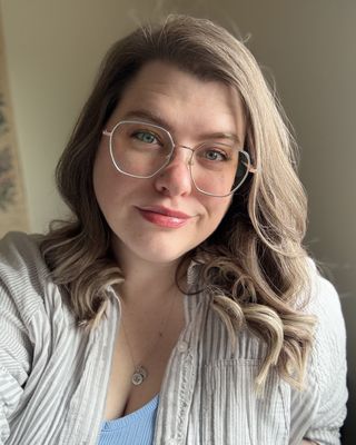 Photo of Erin Warner - Erin Warner | AuDHD Therapist @ Storycrafted, Clinical Social Work/Therapist, MSW, RSW
