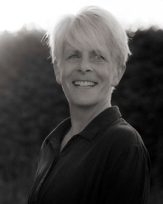 Photo of Beverley Chapman, Psychotherapist, MBABCP