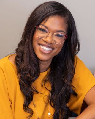 Photo of Dominique LEVEILLE, Marriage & Family Therapist, LMFT, EMDR, PhD