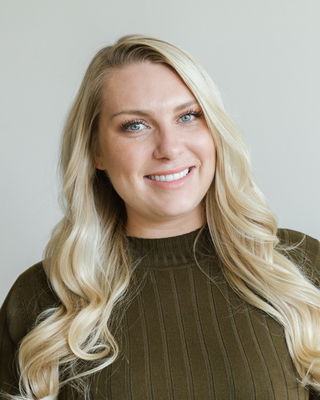 Photo of Alycia Oliver, Counsellor, MCP, RCC