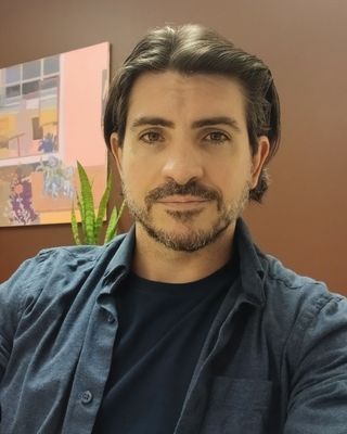 Photo of Seth Chisholm, Registered Social Worker, Psychotherapist, BA, BSW, MSW, RSW