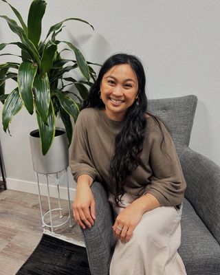 Photo of Dominique Cautivo, Marriage & Family Therapist Associate, MA, AMFT