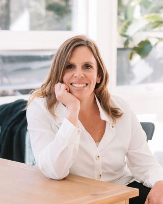 Photo of Nicole Mee, Registered Psychotherapist, BA, RP