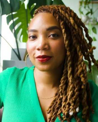 Photo of Alexa Oghobaase, Marriage & Family Therapist, LMFT