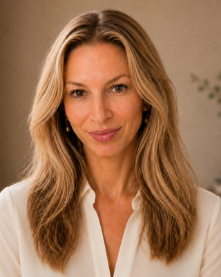 Photo of Kara Rosenberg, Psychotherapist, MSc, MBACP