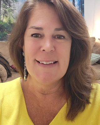 Photo of Shannon Larsen, Licensed Mental Health Counselor Associate, LMHCA