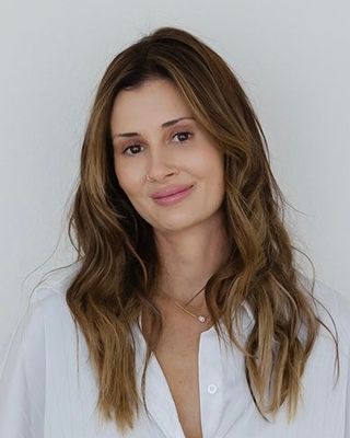 Photo of Kristin E Robert - Kristin Robert Psychotherapy, Marriage & Family Therapist Associate, MA