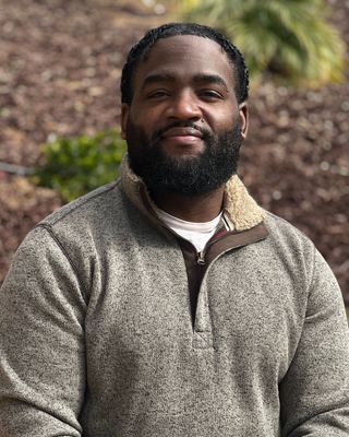 Photo of Dwaine Radden Jr, MA, ACSW, Associate Clinical Social Worker