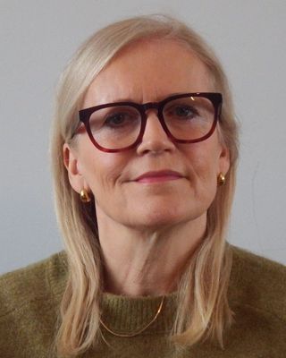 Photo of Dr Emma Ellis, Psychologist, PsychD, HCPC - Clin. Psych.