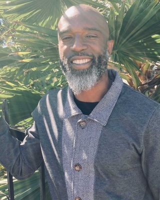 Photo of Tairou Smith, Marriage & Family Therapist, LMFT