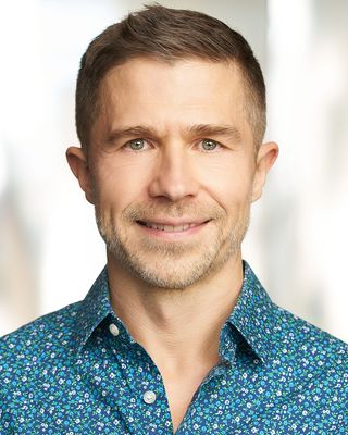 Photo of Dustin Kerrone, Marriage & Family Therapist, LMFT