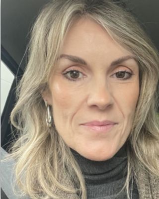 Photo of Lisa Williams, Counsellor, MSc, MNCPS Acc.