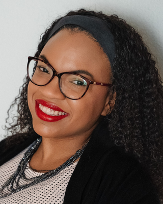 Photo of Valcia McGann, Marriage & Family Therapist, LMFT