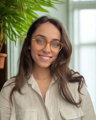 Photo of Victoria Hall, Registered Psychotherapist (Qualifying), MACP
