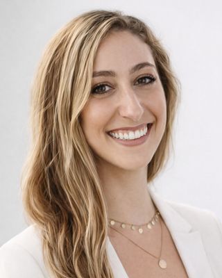 Photo of Erica Laks, Marriage & Family Therapist, LMFT