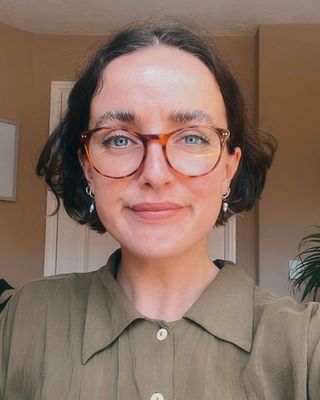 Photo of Katie Overbury, Psychologist, PhD, HCPC - Clin. Psych.