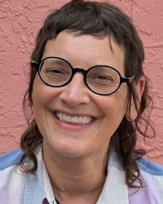 Photo of Jen Petrie, Pre-Licensed Professional