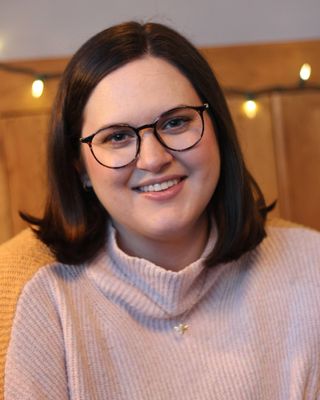 Photo of Maeve Hutchins, Marriage & Family Therapist Associate, LAMFT