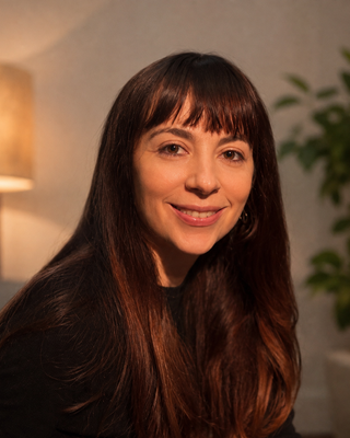 Photo of Dr Stef Panescu, Psychologist, PsychD, HCPC - Clin. Psych.