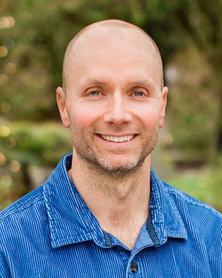 Photo of Erik Ciccarelli, Pre-Licensed Professional, MS, LMHCA