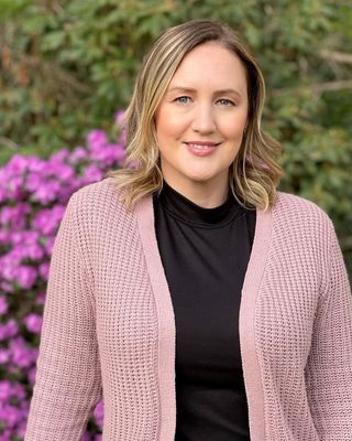 Photo of Lisa Davis, Registered Social Worker, MSW, RSW