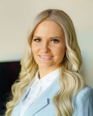 Photo of Baylie McKnight, Registered Social Worker, MSW, RSW, REP